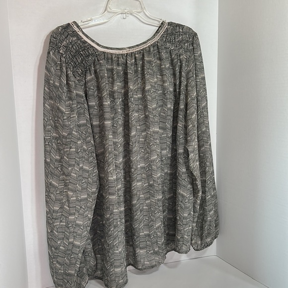 Maurice’s XXL sheer long sleeve top feather print lightweight black white boho - Picture 2 of 10